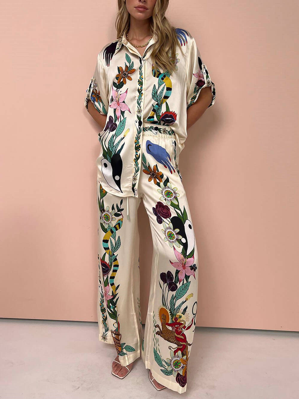 Elspeth - Satin Zweiteiler mit Blumen-Jungle-Print