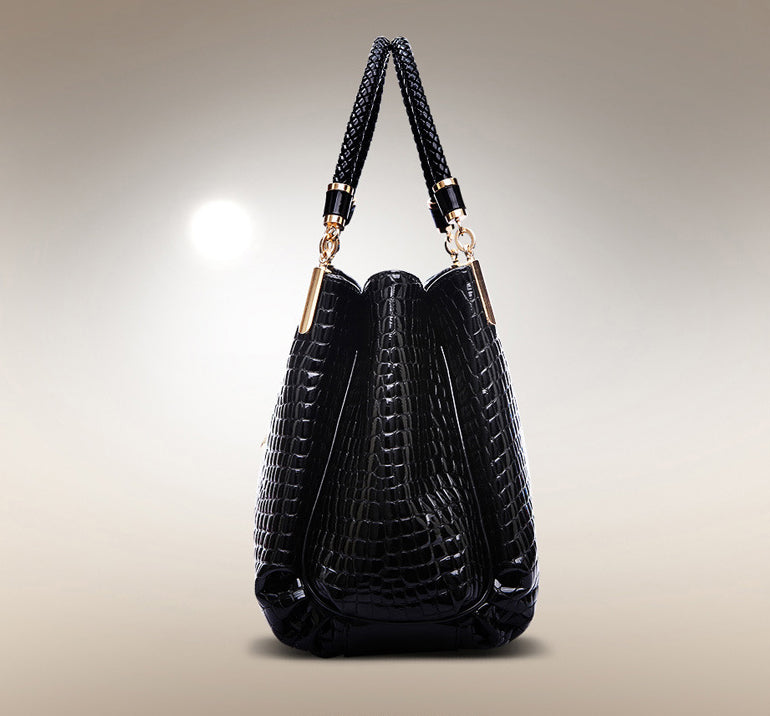 Handtasche in Kroko-Optik | Hochglanz-Finish | Elegant & Zeitlos