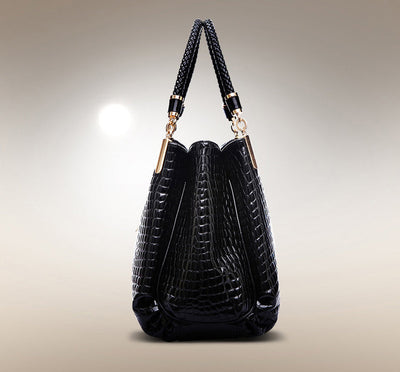 Handtasche in Kroko-Optik | Hochglanz-Finish | Elegant & Zeitlos
