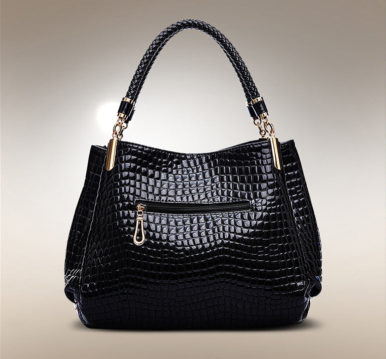 Handtasche in Kroko-Optik | Hochglanz-Finish | Elegant & Zeitlos