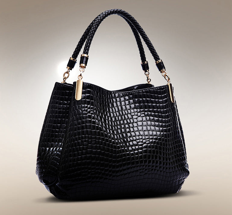 Handtasche in Kroko-Optik | Hochglanz-Finish | Elegant & Zeitlos