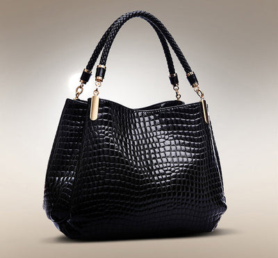 Handtasche in Kroko-Optik | Hochglanz-Finish | Elegant & Zeitlos