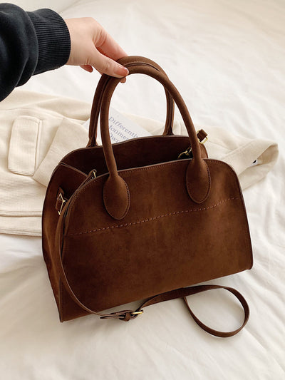Handtasche aus Veloursoptik | Klassischer Schnitt | Zeitlose Eleganz