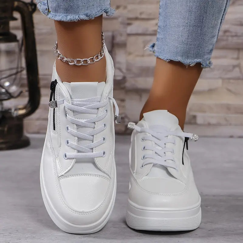 Heidi-Mode | Weiße Skate-Schuhe Auf Plattform, Geschlossene Seite mit Reißverschluss