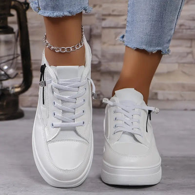 Heidi-Mode | Weiße Skate-Schuhe Auf Plattform, Geschlossene Seite mit Reißverschluss