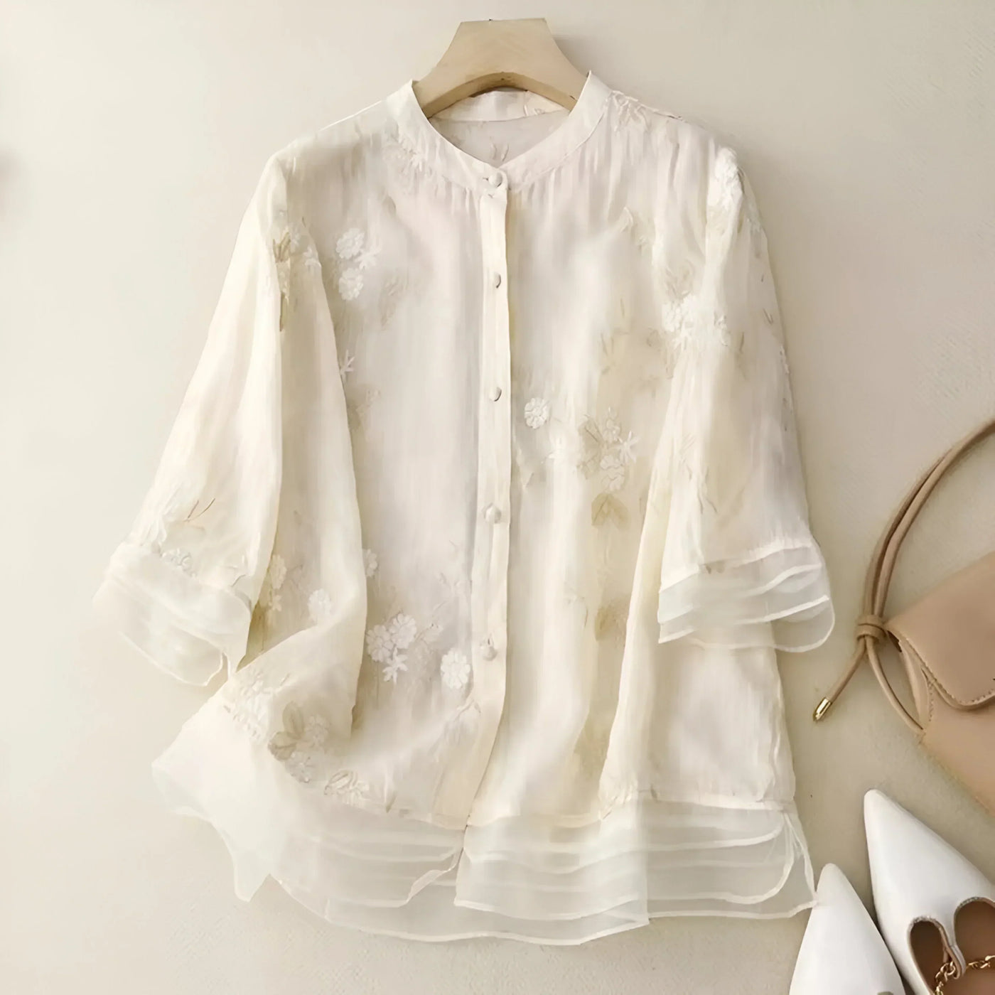 Luftige Bluse mit Stickerei | Halbtransparenter Stoff | Femininer Look