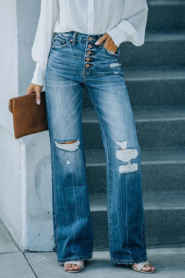 Sheila® | Ausgestellter Denim mit geprägten und abgenutzten Knöpfen