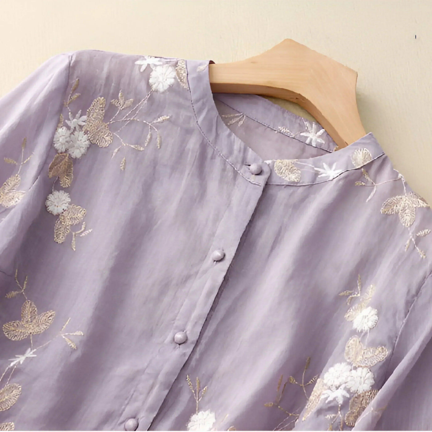 Luftige Bluse mit Stickerei | Halbtransparenter Stoff | Femininer Look
