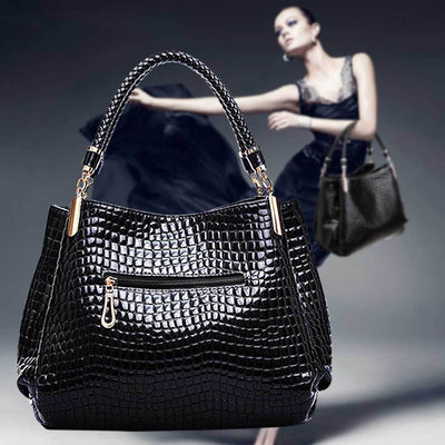 Handtasche in Kroko-Optik | Hochglanz-Finish | Elegant & Zeitlos
