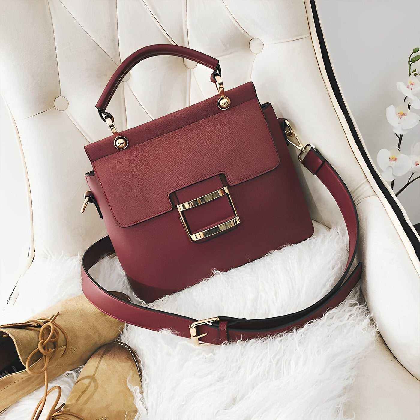 Elegante Handtasche | Zweifarbiger Look | Statement-Schnalle