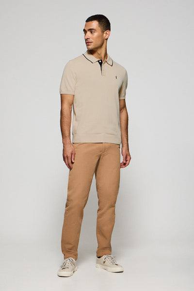 Polo beige de punto con botones