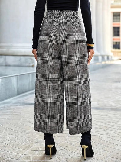 Sofia – Karierte Damenhose mit Knopfdetails