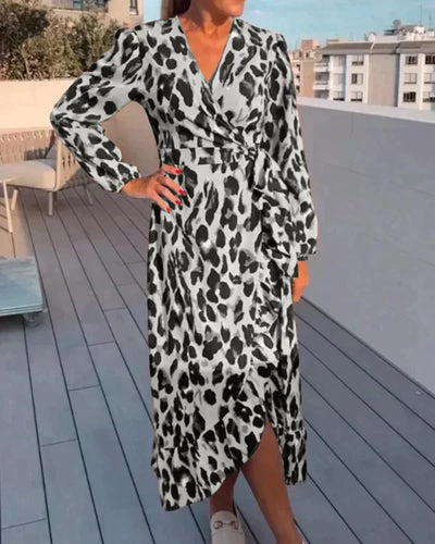 Blodwen® | Kleid mit V-Ausschnitt 2024