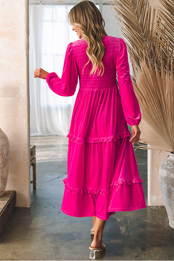 Charlie® | Gerafftes Samtkleid mit V-Ausschnitt und langen Ärmeln