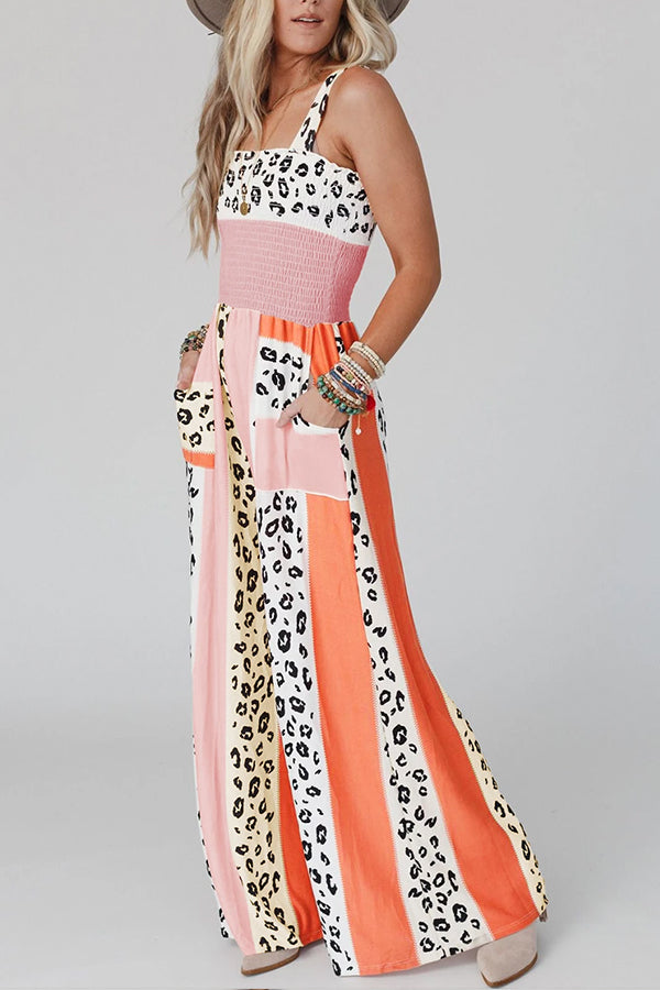 Lilian® | Rosafarbener Jumpsuit mit Leoparden-Farbblock-Mix-Print und Trägern
