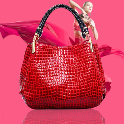 Handtasche in Kroko-Optik | Hochglanz-Finish | Elegant & Zeitlos