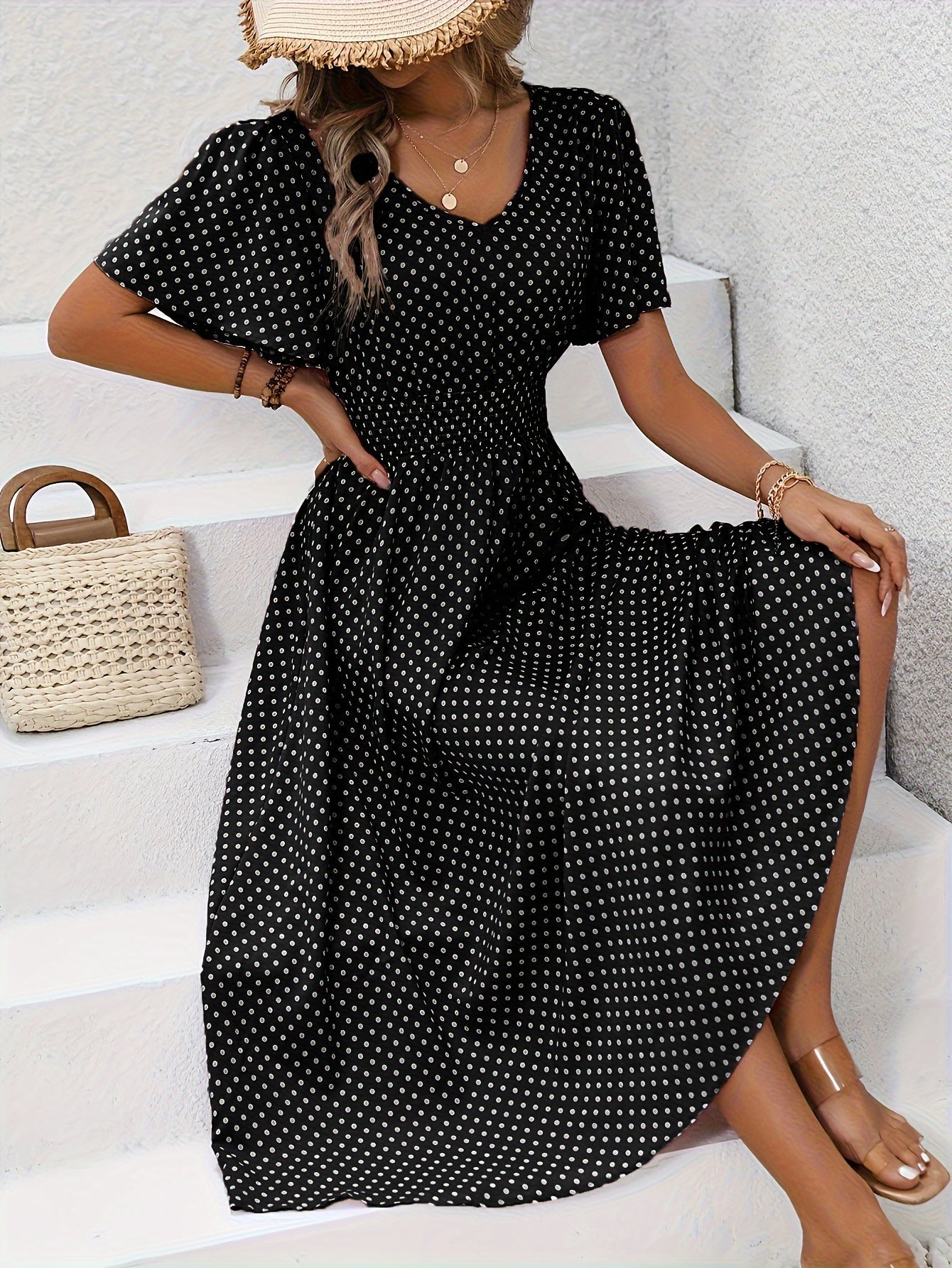 Gepunktetes Sommerkleid | Luftig & Feminin | Perfekt für sonnige Tage