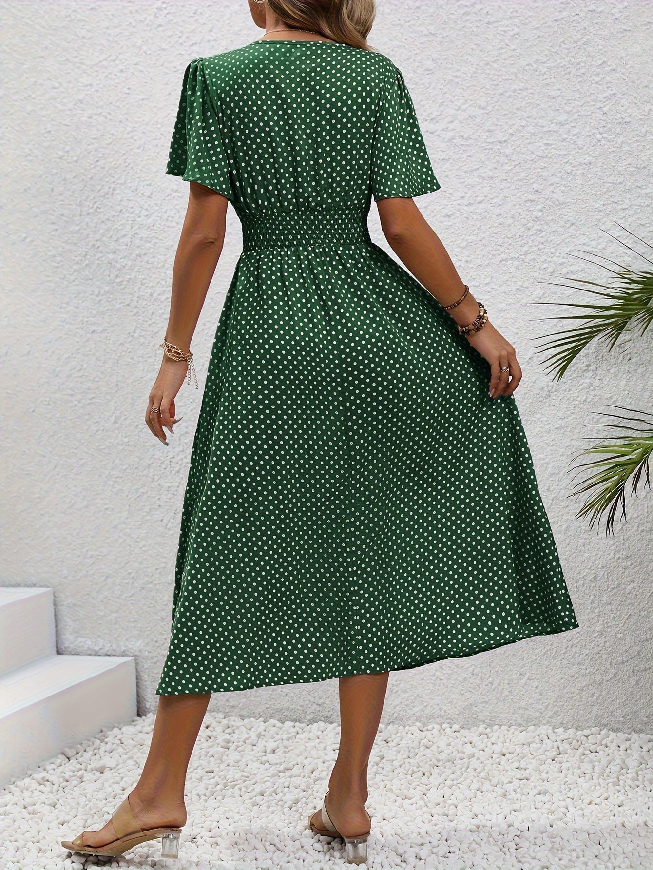 Gepunktetes Sommerkleid | Luftig & Feminin | Perfekt für sonnige Tage