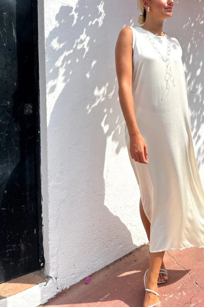 Elizabeth® | Satin-Midikleid mit Nahtdetail