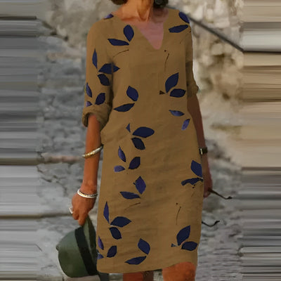 Bedrucktes Sommerkleid mit V-Ausschnitt