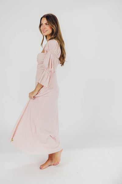 Corrine maxikleid mit gestuften armeln und taschen in ballerina pink - bump friendly