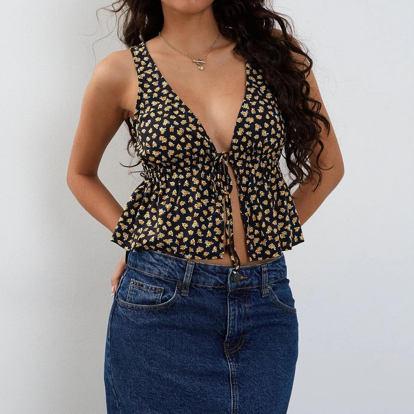 Zenette | Geblümtes Crop Top mit tiefem V-Ausschnitt und Knopfleiste