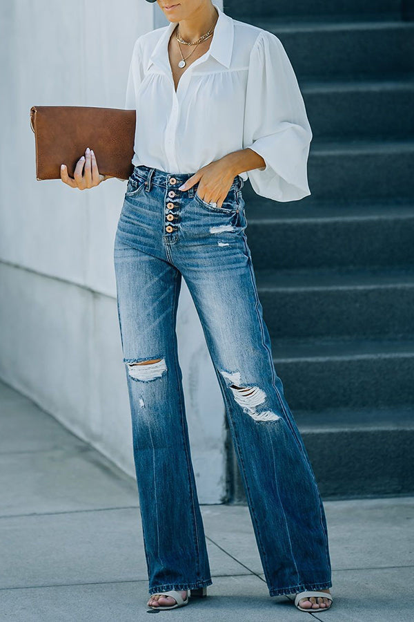 Sheila® | Ausgestellter Denim mit geprägten und abgenutzten Knöpfen