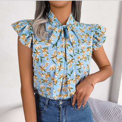 Vacation | Bluse mit Blumenmuster, Rüschenärmeln und Schnürkragen für Damen