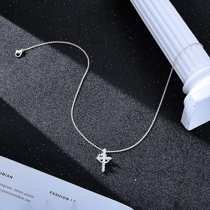 Cross & Crown Halskette