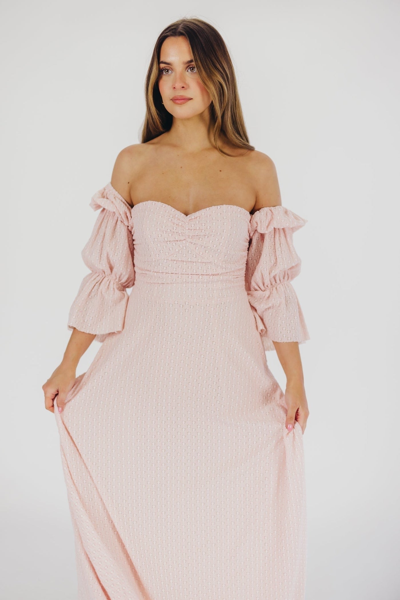 Corrine maxikleid mit gestuften armeln und taschen in ballerina pink - bump friendly