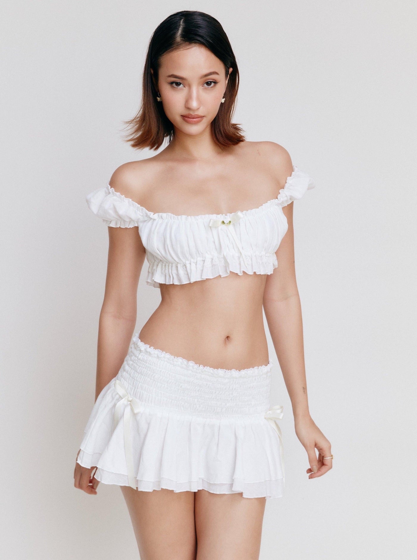 Rüschen-Zweiteiler mit Minirock | Verspielt & Feminin | Sommer-Look mit Retro-Charme