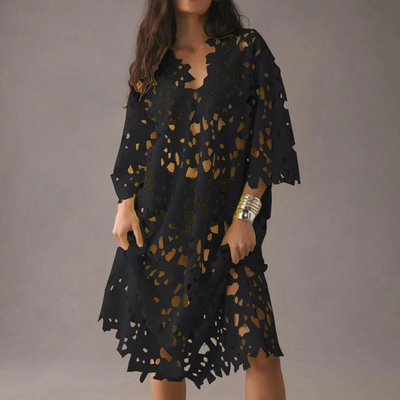 Luftiges Spitzenkleid | Verspielte Cut-Outs | Boho-Strandlook
