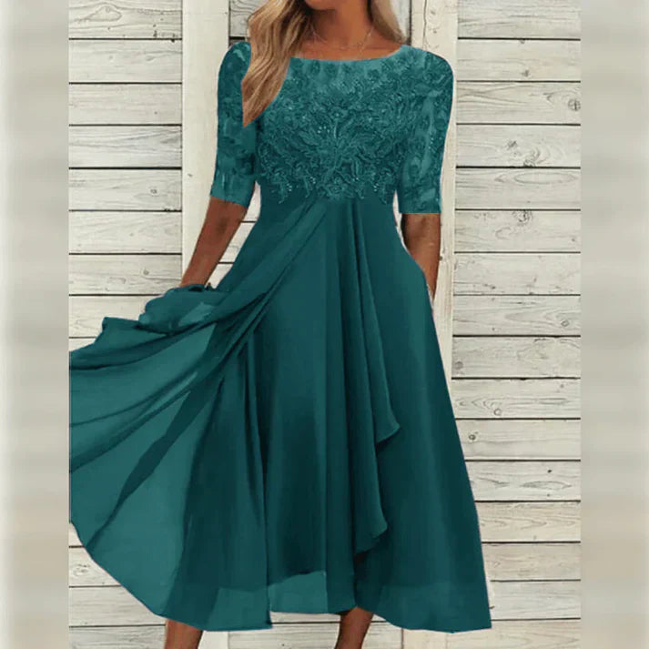 Elegantes Kleid mit Spitzenoberteil | Halblange Ärmel | Fließender Rockteil
