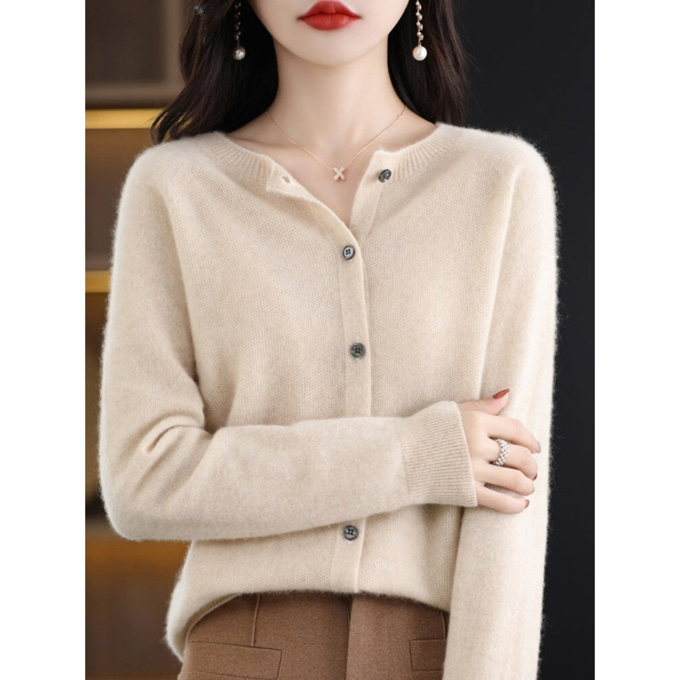 Ilona | Klassische Rundhals-Strickjacke für Damen
