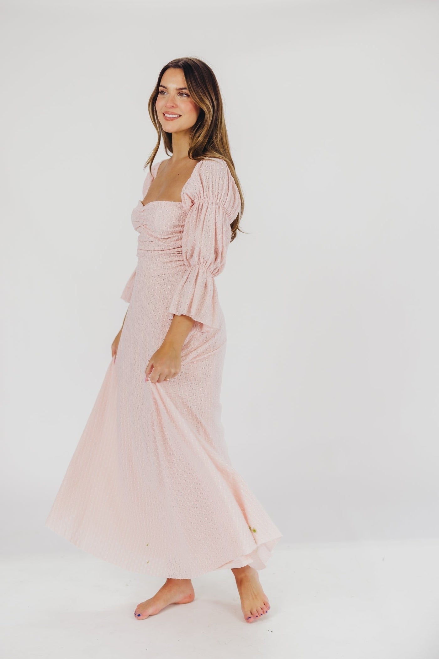 Corrine maxikleid mit gestuften armeln und taschen in ballerina pink - bump friendly