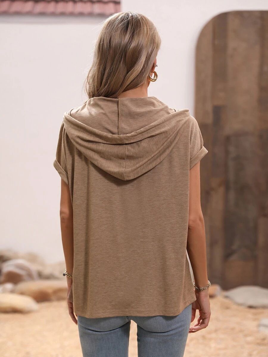 Kapuzen-Shirt mit Knopfleiste | Kurzarm | Lässig & Vielseitig