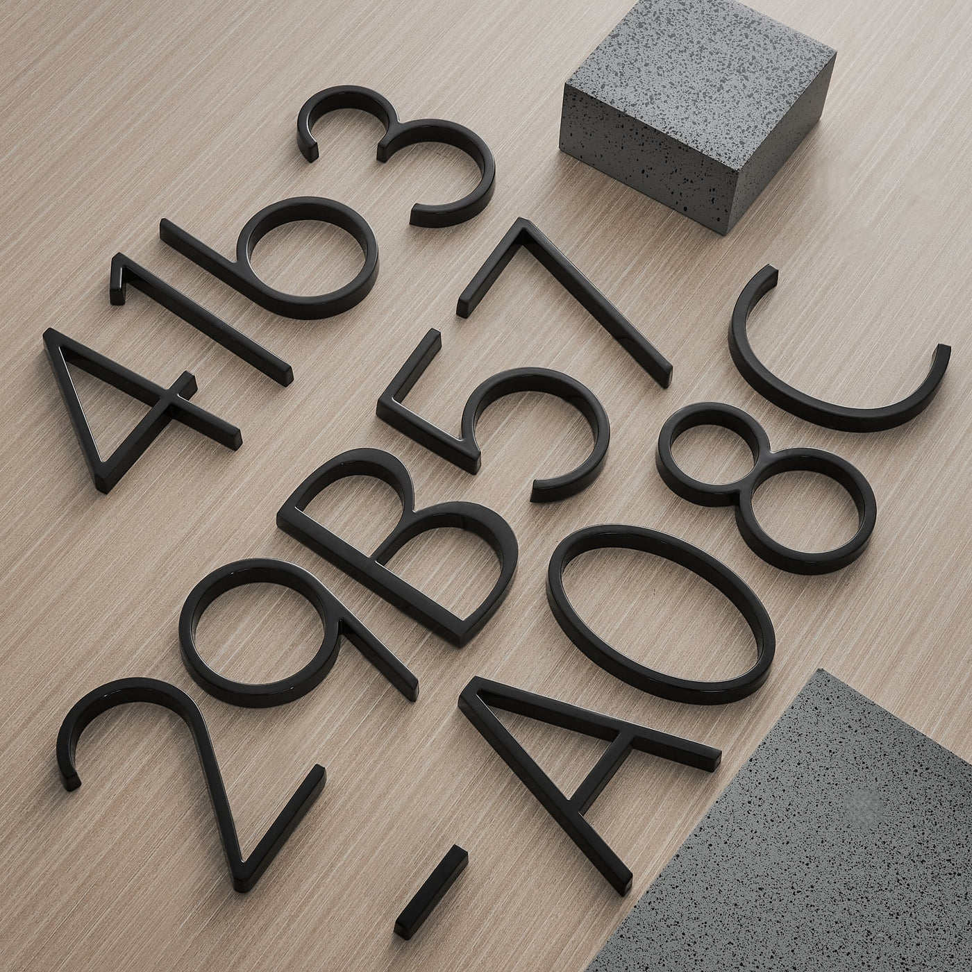 Schwarze 3D Hausnummer