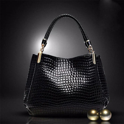 Handtasche in Kroko-Optik | Hochglanz-Finish | Elegant & Zeitlos
