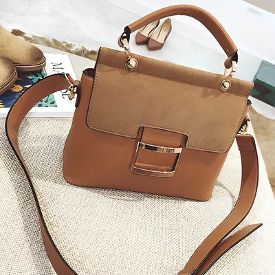 Elegante Handtasche | Zweifarbiger Look | Statement-Schnalle