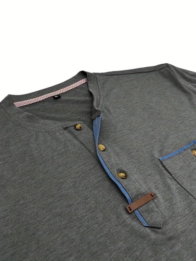 Lässiges T-Shirt mit Brusttasche