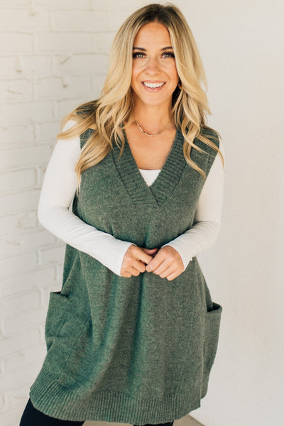Langer Strick-Westenpullover | V-Ausschnitt | Gemütlich und Modern