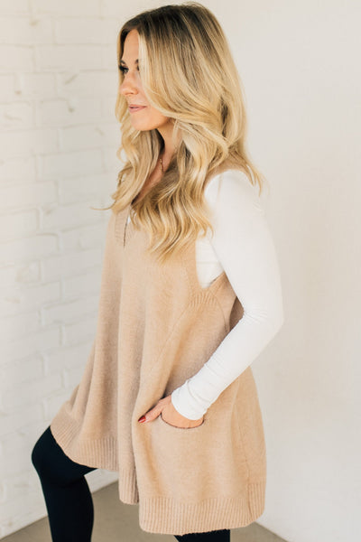 Langer Strick-Westenpullover | V-Ausschnitt | Gemütlich und Modern