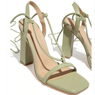 Damen High Heels mit elegantem Riemendesign und komfortablem Blockabsatz Heidi-Mode