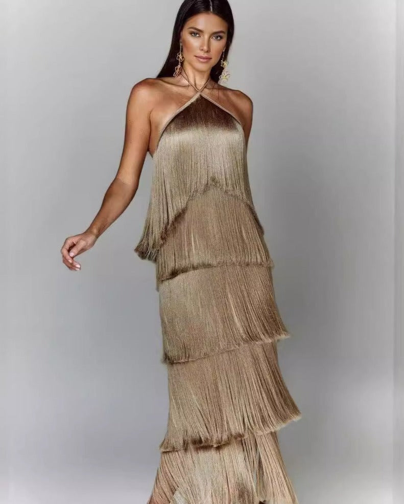 Neckholder-Kleid mit Fransen | Mehrlagiges Design | Eleganter Schwung