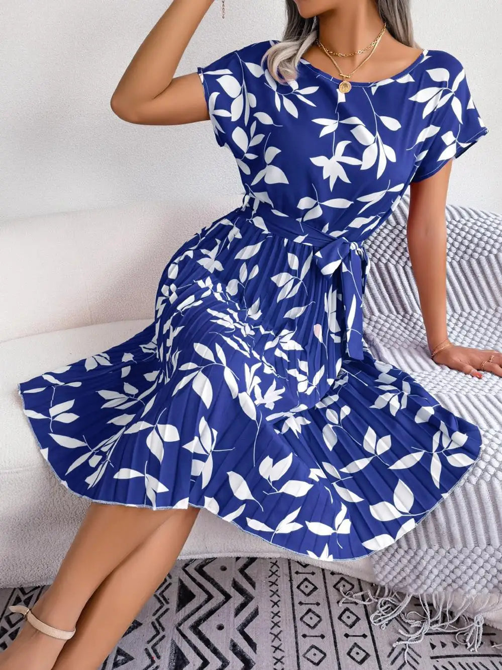 Plisseekleid mit Taillengürtel | Florales Muster | Elegante Silhouette
