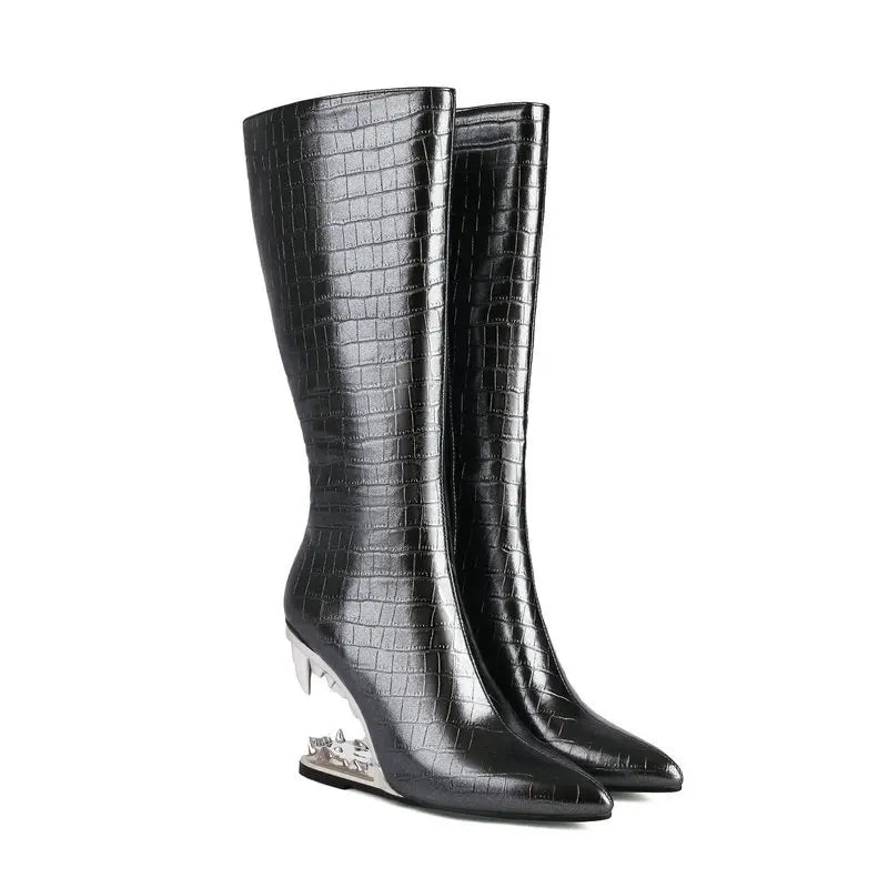 Maria – Metall-Ausschnitt Tigerzahn Damen Knöchelhohe Stiefel