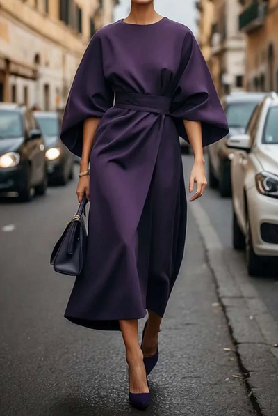 Raffiniertes Kleid mit weiten Ärmeln
