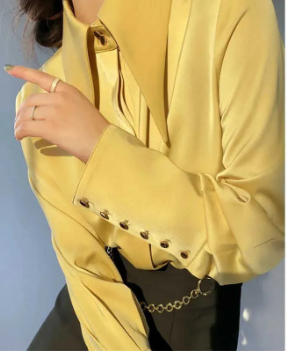 Millicent - elegante langärmelige satinbluse