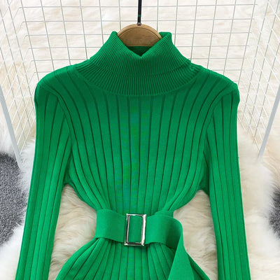 Langes Rollkragenkleid mit Gürtel für Damen