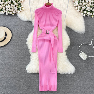 Langes Rollkragenkleid mit Gürtel für Damen